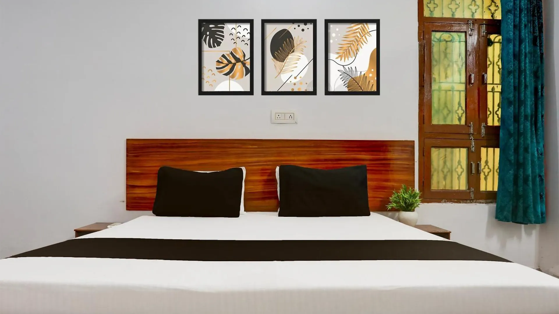 Hotel O The Relax In Varanasi