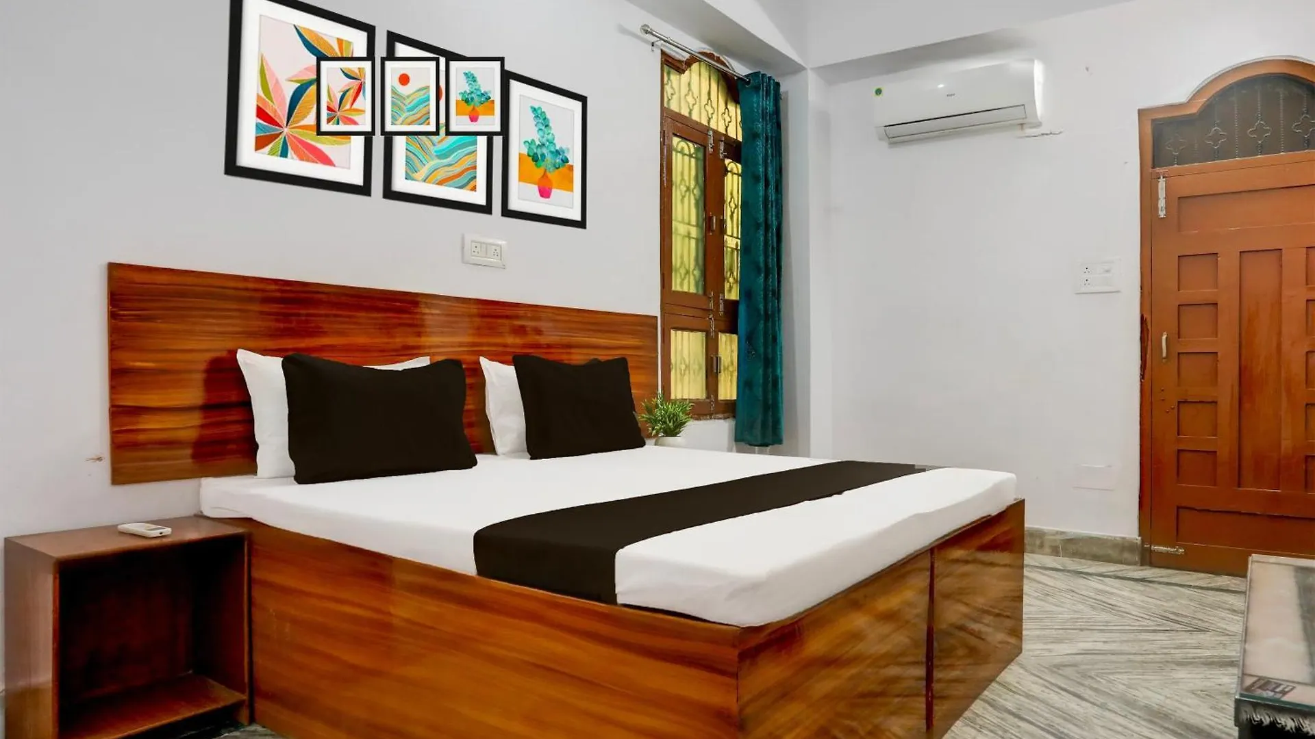 ***  Hotel O The Relax In Varanasi India